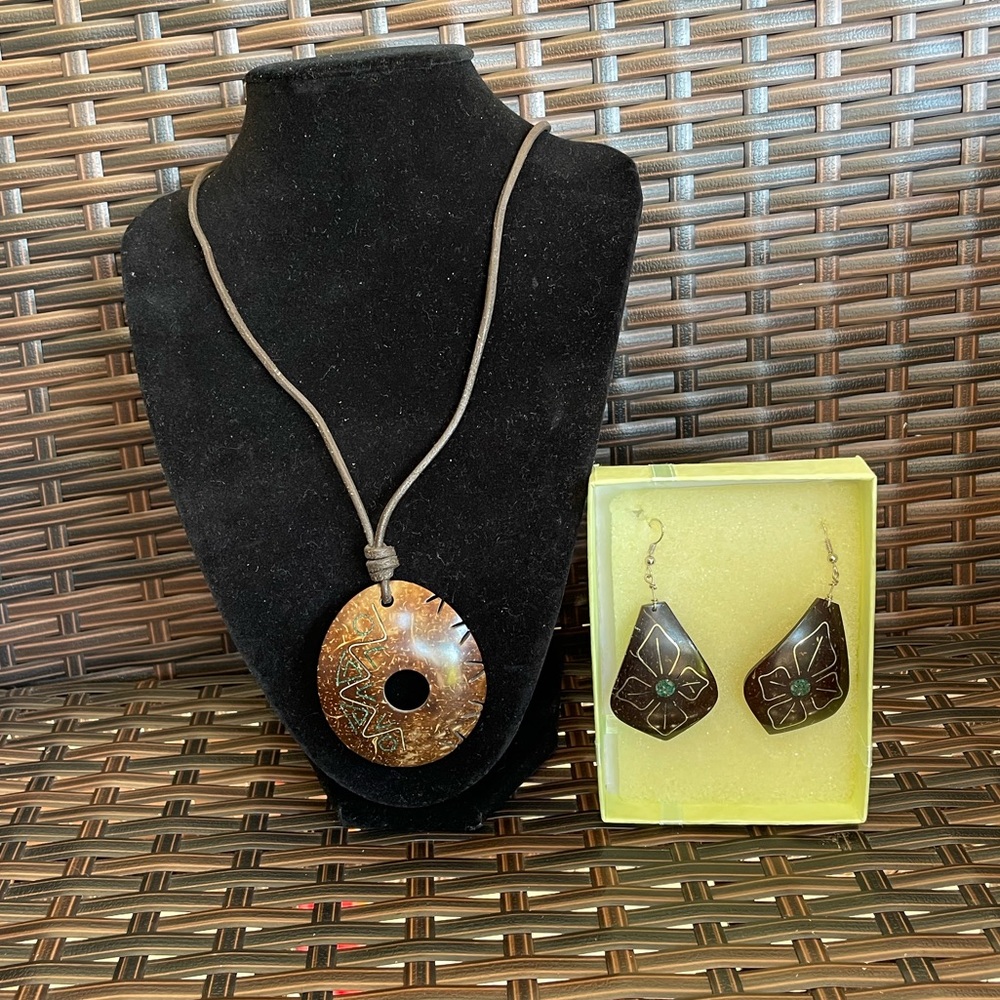 Ethically sourced HAITIAN COW HORN necklace and earrings set